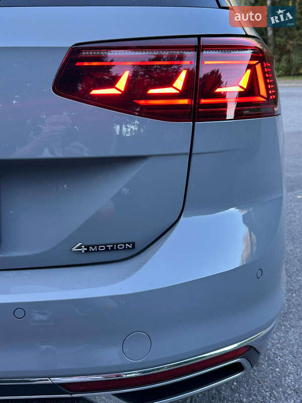 Универсал Volkswagen Passat 2022 в Бориславе