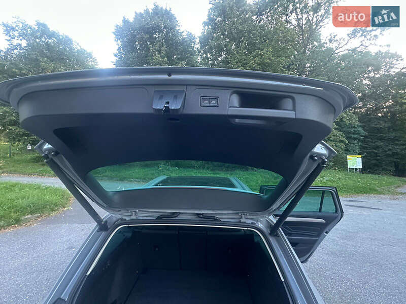 Универсал Volkswagen Passat 2022 в Бориславе