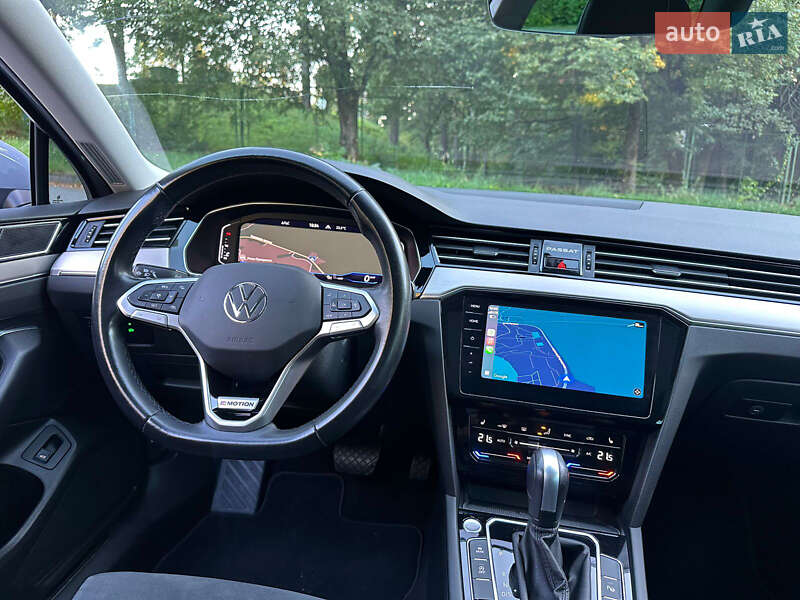 Универсал Volkswagen Passat 2022 в Бориславе