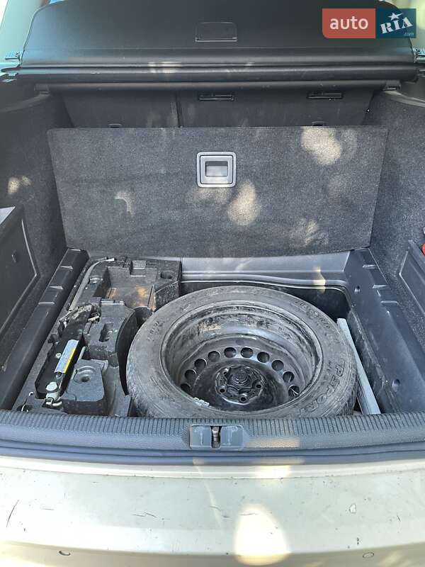 Универсал Volkswagen Passat 2012 в Киеве