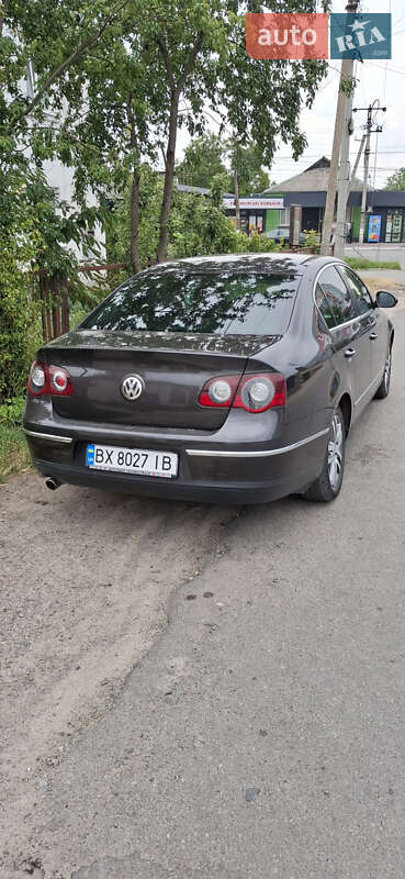 Седан Volkswagen Passat 2005 в Староконстантинове