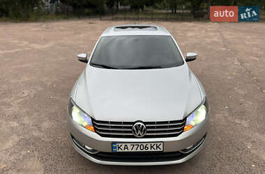 Седан Volkswagen Passat 2013 в Киеве