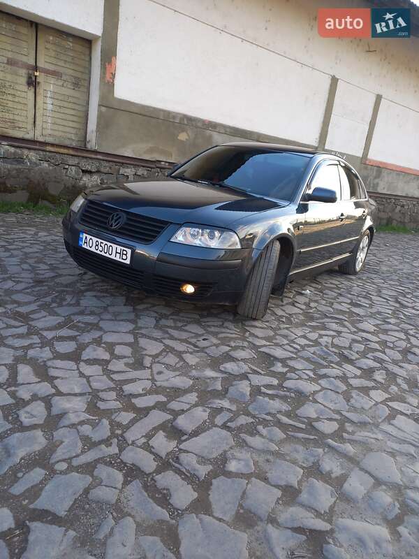 Седан Volkswagen Passat 2003 в Виноградове
