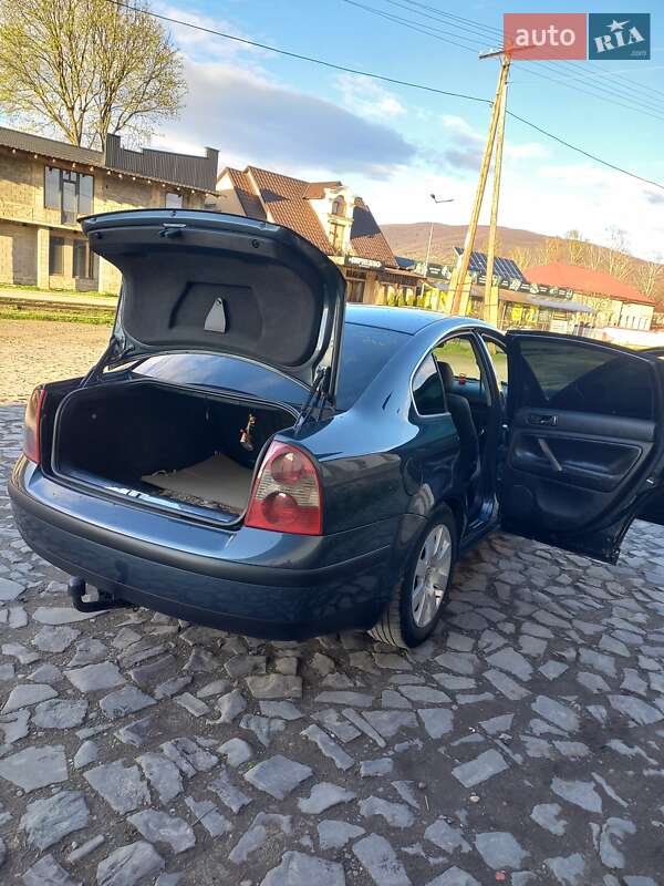 Седан Volkswagen Passat 2003 в Виноградове