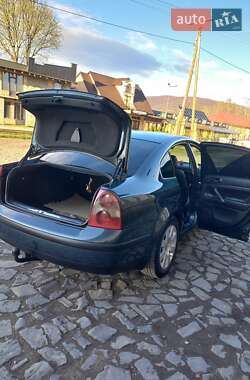 Седан Volkswagen Passat 2003 в 