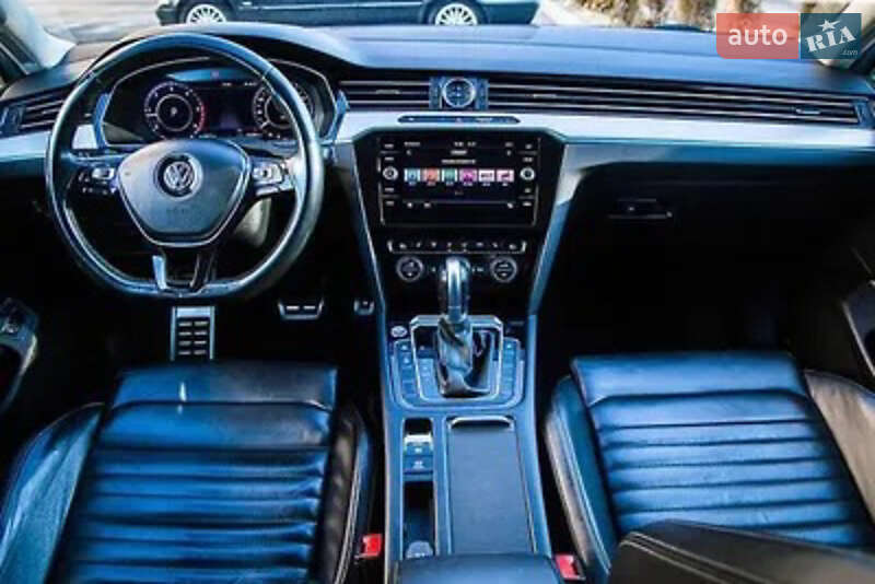 Універсал Volkswagen Passat 2017 в Дніпрі