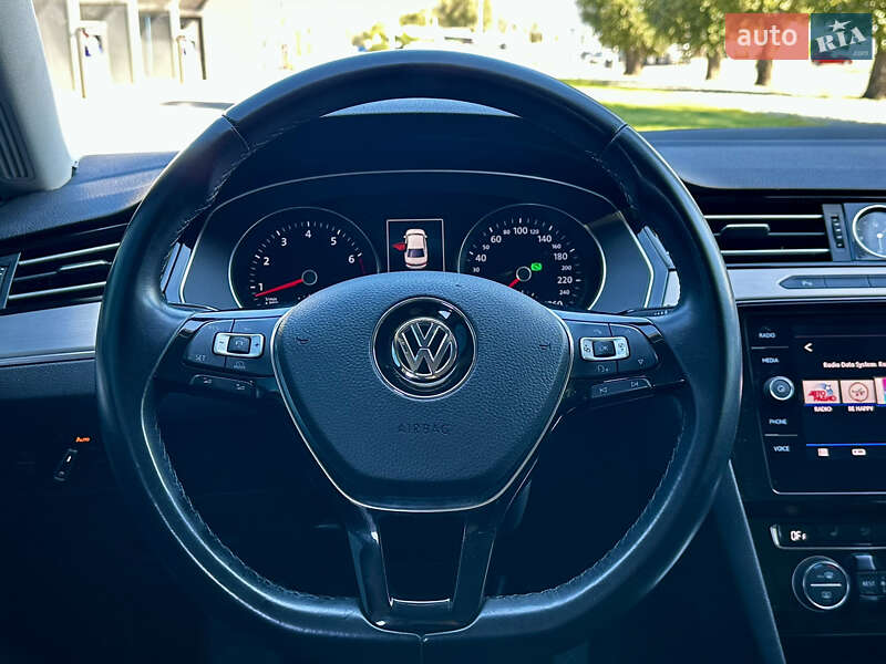 Седан Volkswagen Passat 2017 в Днепре фото 21 Седан Volkswagen Passat 2017 в Днепре
