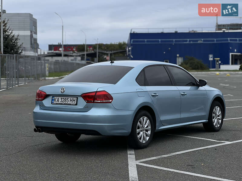 Седан Volkswagen Passat 2011 в Києві