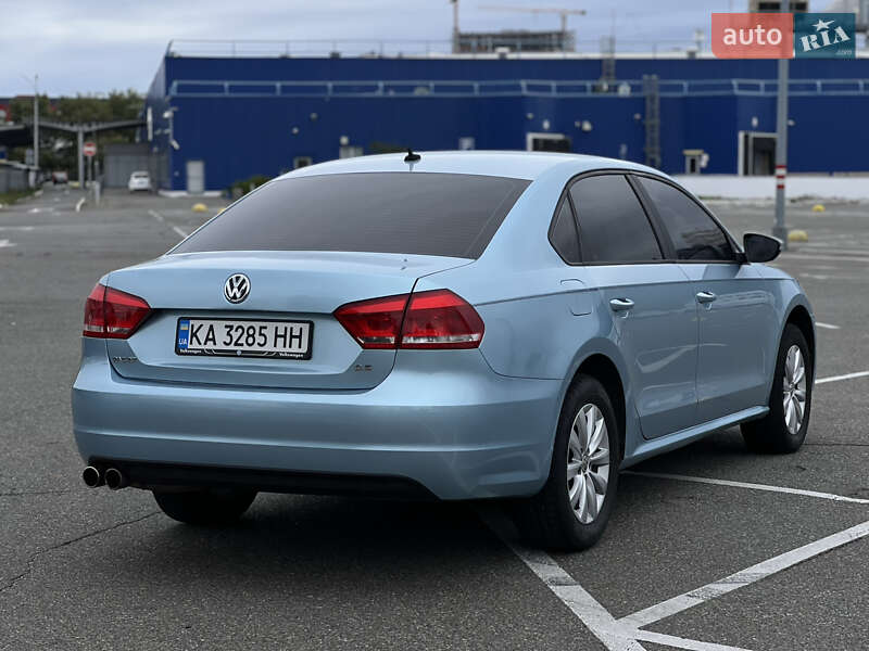 Седан Volkswagen Passat 2011 в Києві