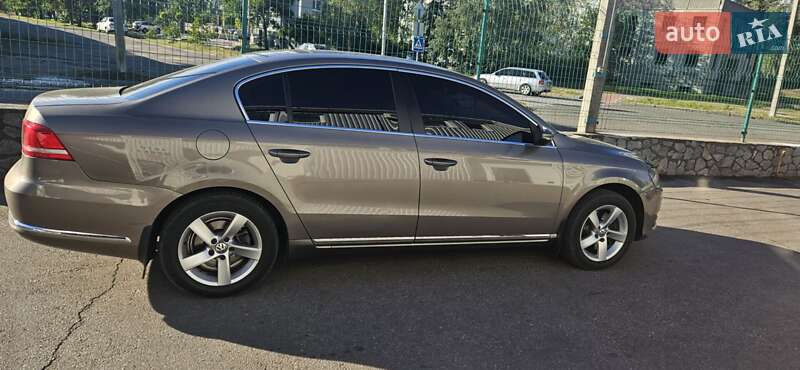 Volkswagen Passat 2011