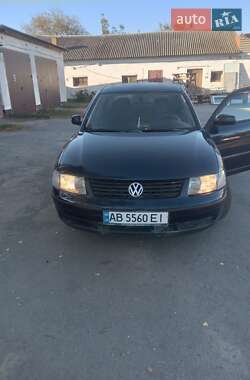 Седан Volkswagen Passat 1998 в Славуте