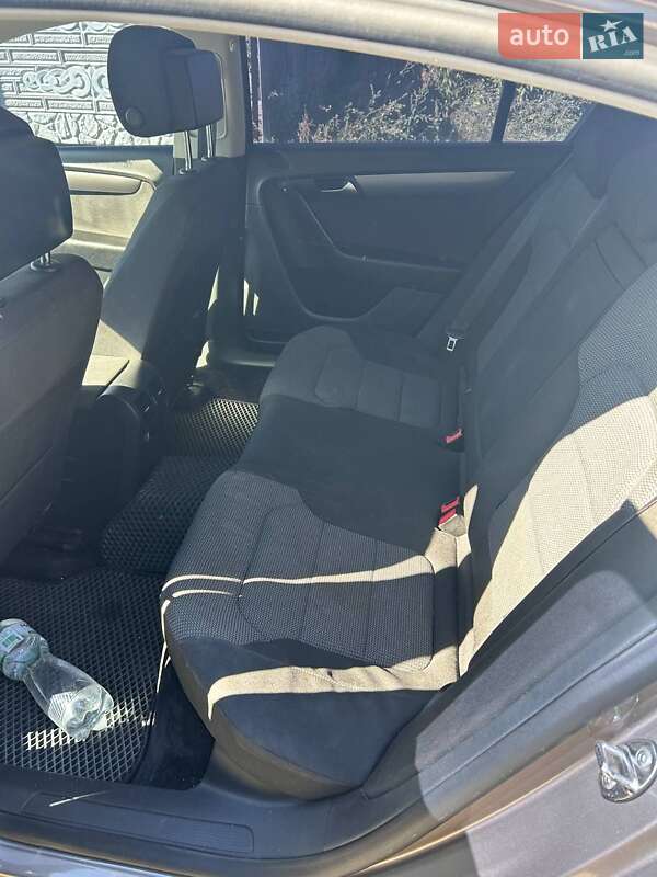 Седан Volkswagen Passat 2011 в Глобине фото 6 Седан Volkswagen Passat 2011 в Глобине