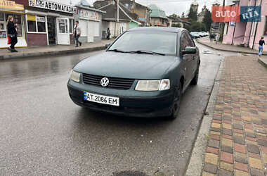 Седан Volkswagen Passat 1998 в Городенці