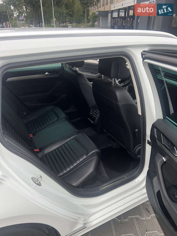 Универсал Volkswagen Passat 2018 в Житомире