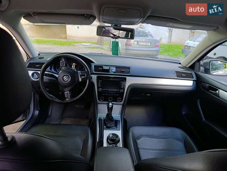 Седан Volkswagen Passat 2012 в Николаеве