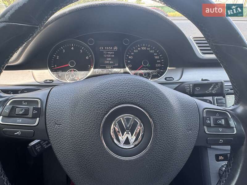 Універсал Volkswagen Passat 2012 в Херсоні