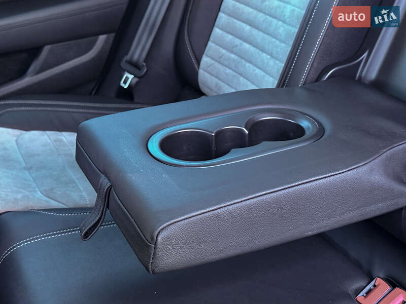 Седан Volkswagen Passat 2016 в Радивиліві