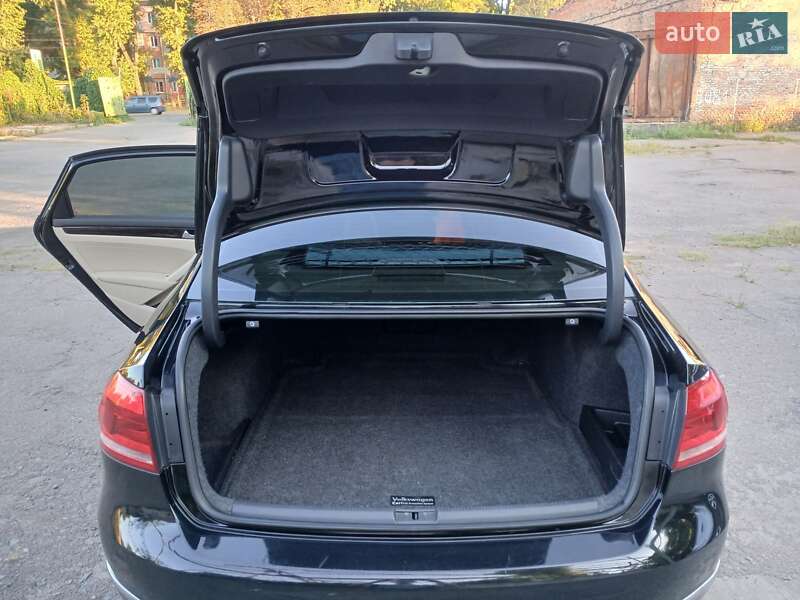 Седан Volkswagen Passat 2013 в Чернигове