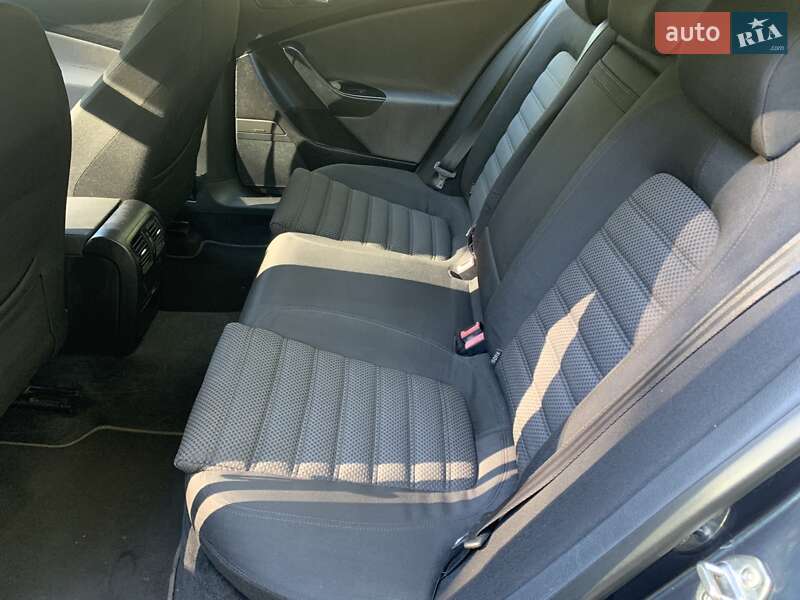 Седан Volkswagen Passat 2008 в Киверцах