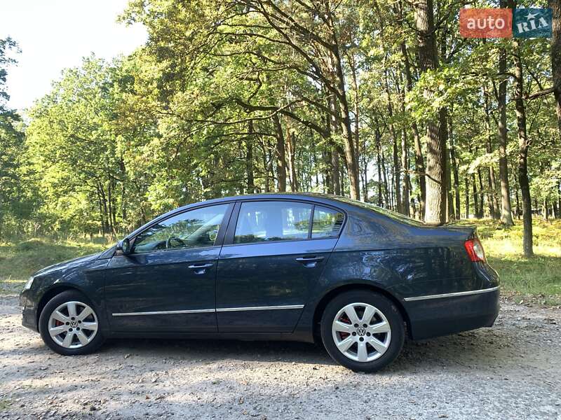 Седан Volkswagen Passat 2008 в Киверцах