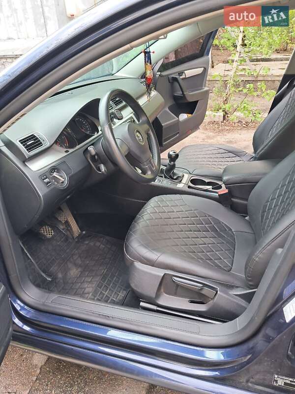 Универсал Volkswagen Passat 2012 в Киеве