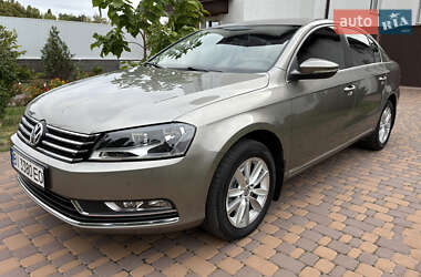 Седан Volkswagen Passat 2012 в Миргороді