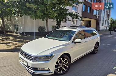 Универсал Volkswagen Passat 2018 в Киеве