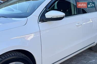 Универсал Volkswagen Passat 2011 в 
