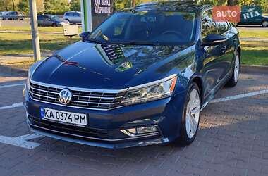 Седан Volkswagen Passat 2017 в Києві