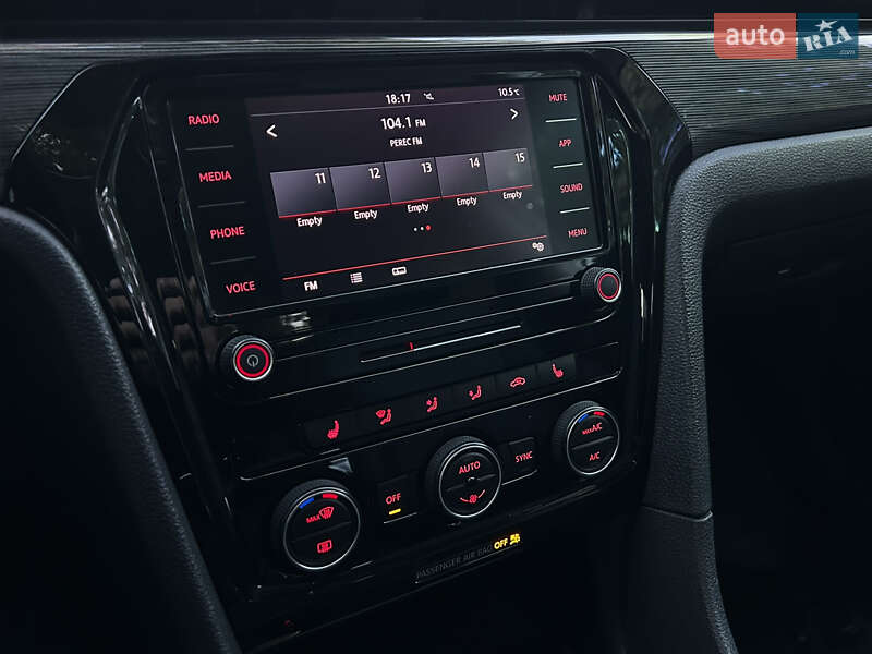 Седан Volkswagen Passat 2021 в Николаеве