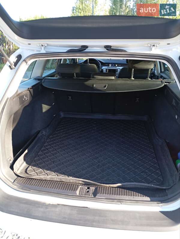 Универсал Volkswagen Passat 2015 в Зборове