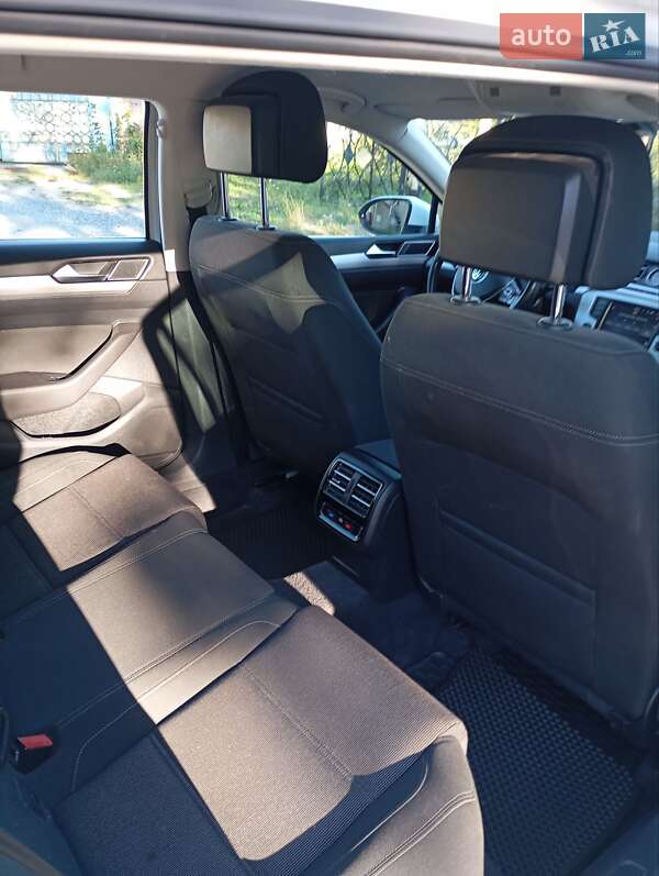 Универсал Volkswagen Passat 2015 в Зборове