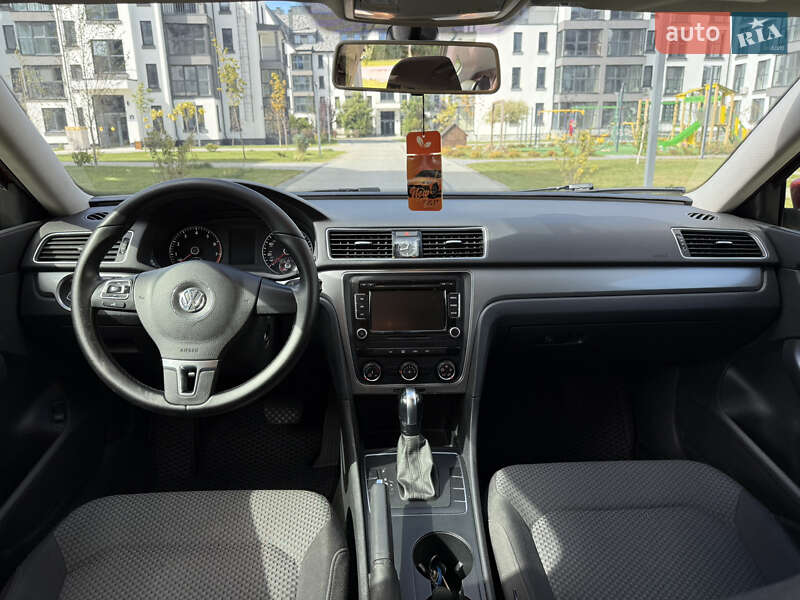 Седан Volkswagen Passat 2015 в Києві