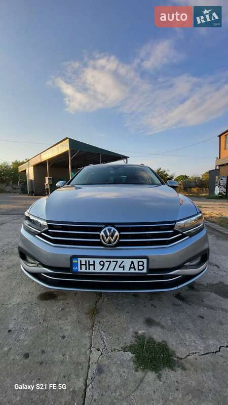 Универсал Volkswagen Passat 2020 в Киеве