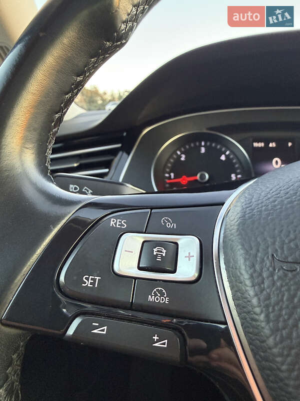 Универсал Volkswagen Passat 2018 в Радивилове
