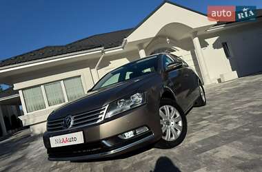 Седан Volkswagen Passat 2012 в Івано-Франківську