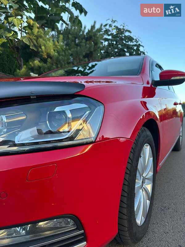 Универсал Volkswagen Passat 2014 в Ровно
