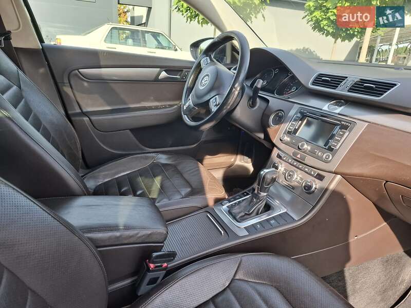 Универсал Volkswagen Passat 2012 в Луцке фото 10 Универсал Volkswagen Passat 2012 в Луцке