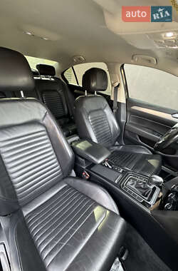 Седан Volkswagen Passat 2015 в  фото 9 Седан Volkswagen Passat 2015 в