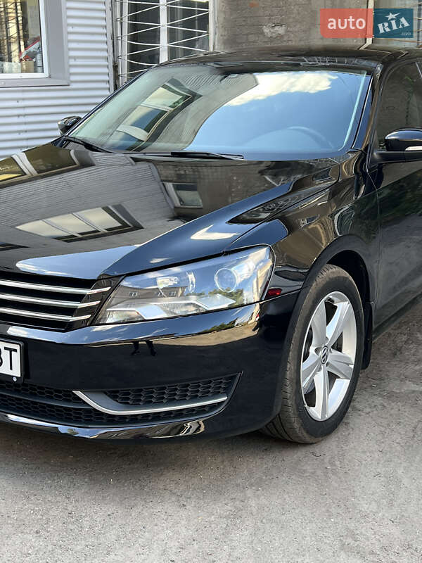Седан Volkswagen Passat 2014 в Харькове