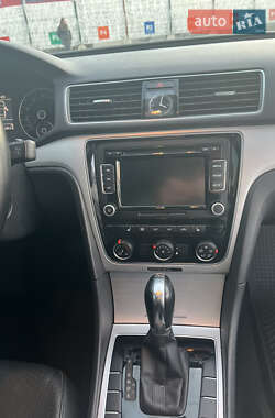 Седан Volkswagen Passat 2012 в 
