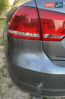 Седан Volkswagen Passat 2012 в 