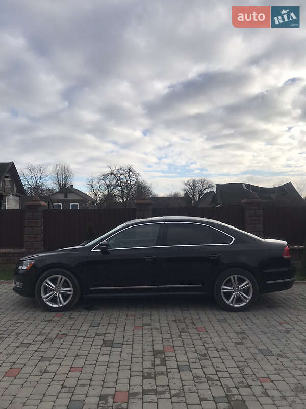 Седан Volkswagen Passat 2012 в Луцке