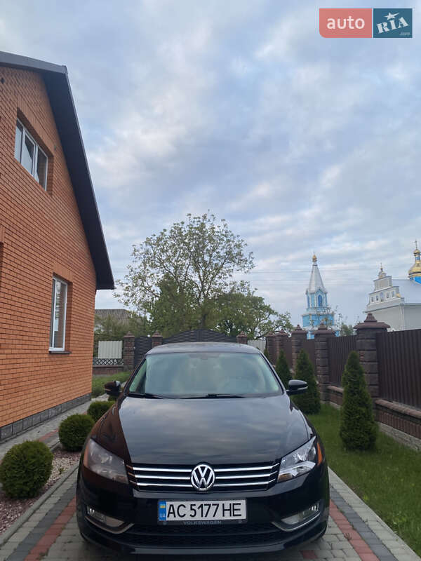 Седан Volkswagen Passat 2012 в Луцке