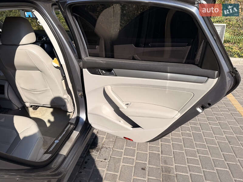 Седан Volkswagen Passat 2013 в Днепре фото 17 Седан Volkswagen Passat 2013 в Днепре