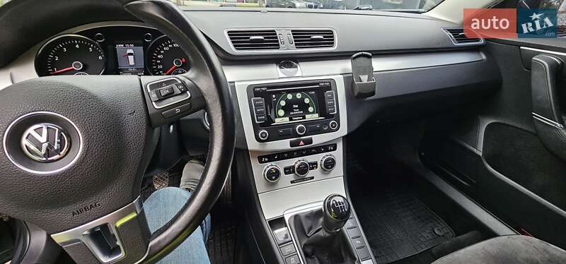 Універсал Volkswagen Passat 2013 в Богородчанах