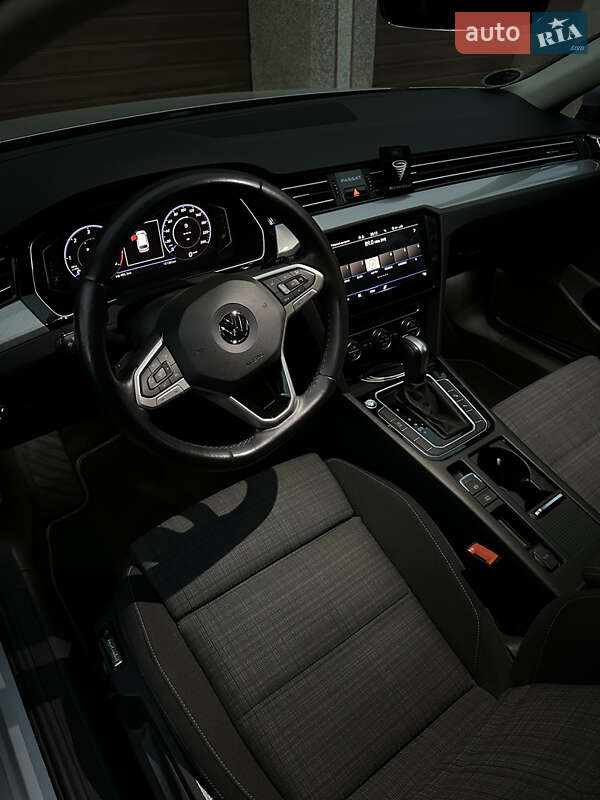 Универсал Volkswagen Passat 2020 в Одессе