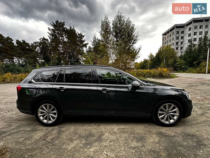 Універсал Volkswagen Passat 2021 в Житомирі