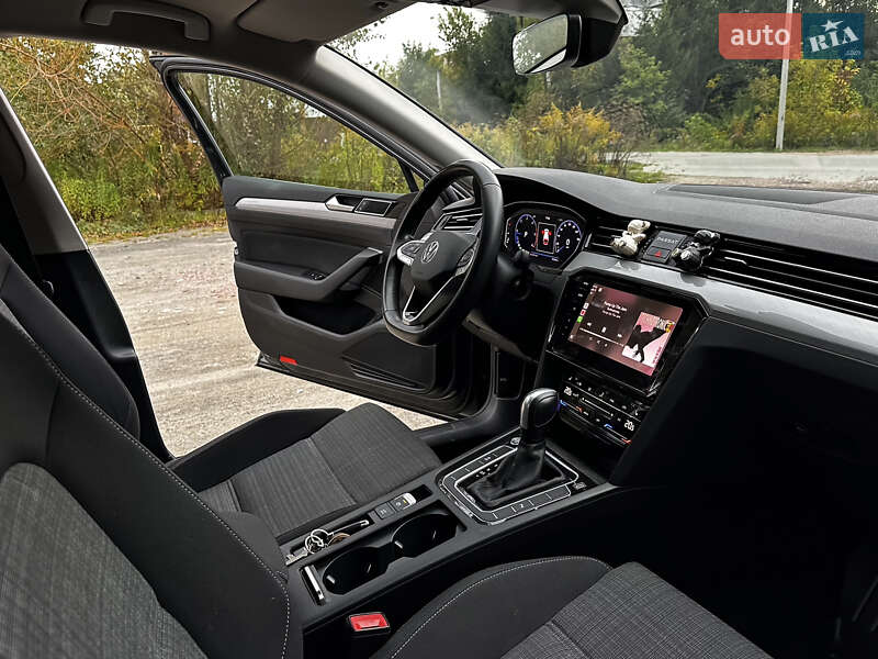 Універсал Volkswagen Passat 2021 в Житомирі