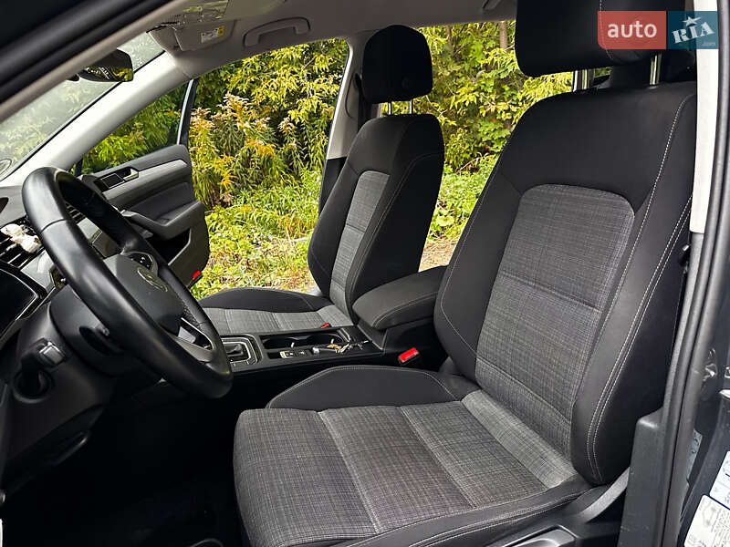 Універсал Volkswagen Passat 2021 в Житомирі